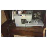 SINGER SEWING MACHINE MODEL 4452