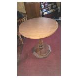 ROUND SIDE TABLE