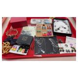 TRAY OF ASST COSTUME JEWELRY