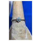 10K YELLOW GOLD & OPAL FLOWER RING