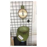 AMERICAN FAMILY HANGING SCALE