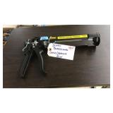 DEWALT PROFESSIONAL CAULK GUN