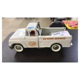 VNTG. STRUCTO WRECKER TRUCK