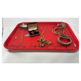 TRAY OF ASST COSTUME JEWELRY