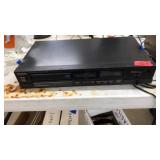 TECHNICS COMPACT DISC PLAYER, SL-P118