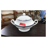 KUTAHYA PORCELAIN LIDDED DISH