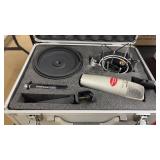 SAMSON PODCAST MICROPHONE IN CASE