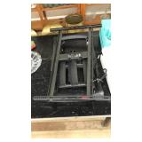 ADJUSTABLE WALL TV MOUNT