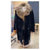 VNTG. BLACK FUR COAT SIZE XXL BY LOU NIERENBERG