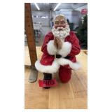 PRAYING SANTA FIGURINE BY CLOTHTIQUE