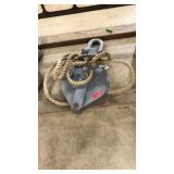 VNTG. HEAVY DUTY PULLEY WITH ROPE
