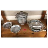 LOT OF ALLUMINUM SERVING WARE
