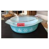 PYREX SNOWFLAKE LIDDED CASSEROLE DISH
