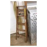 5FT FOLDING WOOD STEP LADDER
