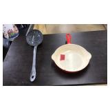 GRISWOLD CAST IRON SKILLET #702 & LADDLE