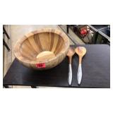 WOOD SALAD BOWL WITH UTENSILS