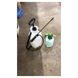 2 SPRAY BOTTLES