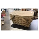 WICKER PICNIC BASKET