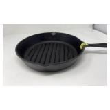 NO. 9 CAST IRON GRIDDLE SKILLET