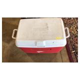 RUBBERMAID COOLER