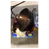 FLAT OF HOUSEHOLD DECOR