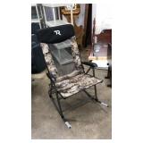 FOLDED OUTDOOR LOUNGE CHAIR