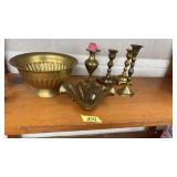 COLL OF ASST BRASS & CANDLESTICK HOLDERS