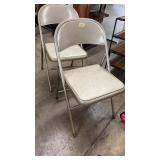 2 METAL FOLDING CHAIRS