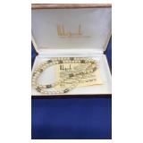 HOBE PEARLS NECKLACE