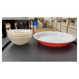 PYREX PIE PLATE & 4 FIRE KING BOWL