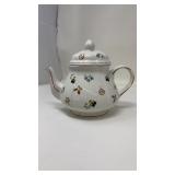 VILLEROY & BOCH PETITE FLEUR TEA POT