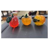 PEACH, ORANGE, APPLE LENOX PAPER WEIGHT