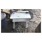 WHITE PAINTED WOOD SIDE TABLE