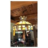 TIFFANY STYLE STAINED GLASS LIGHT