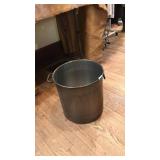 HANDLED METAL BUCKET