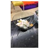 GLASS BOWL WITH SEASHELLS