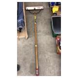 RUBBERMAID BROOM
