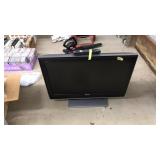 SONY BRAVIA 31' TV WITH REMOTE