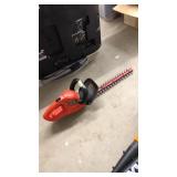 B&D ELECTRIC HEDGE TRIMMER