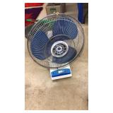 16' OSCILATING FAN