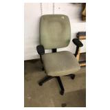 ROLLING OFFICE CHAIR
