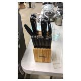KNIFE BLOCK WITH ASST. KNIVES: GINSU