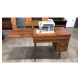 SINGER SEWING MACHINE IN TABLE