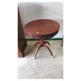 ROUND SIDE TABLE