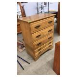 OAK CHEST OF DRAWERS