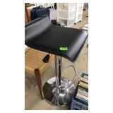 MID CENTURY CHROME & LEATHER UPHOLSTERED STOOL