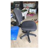 OFFICE CHAIR