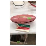 SINGER BUTTONHOLER IN CASE