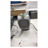 AMAZON BASICS PORTABLE DESK HEATER