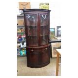 DREXEL MAHOGANY CORNER CABINET
